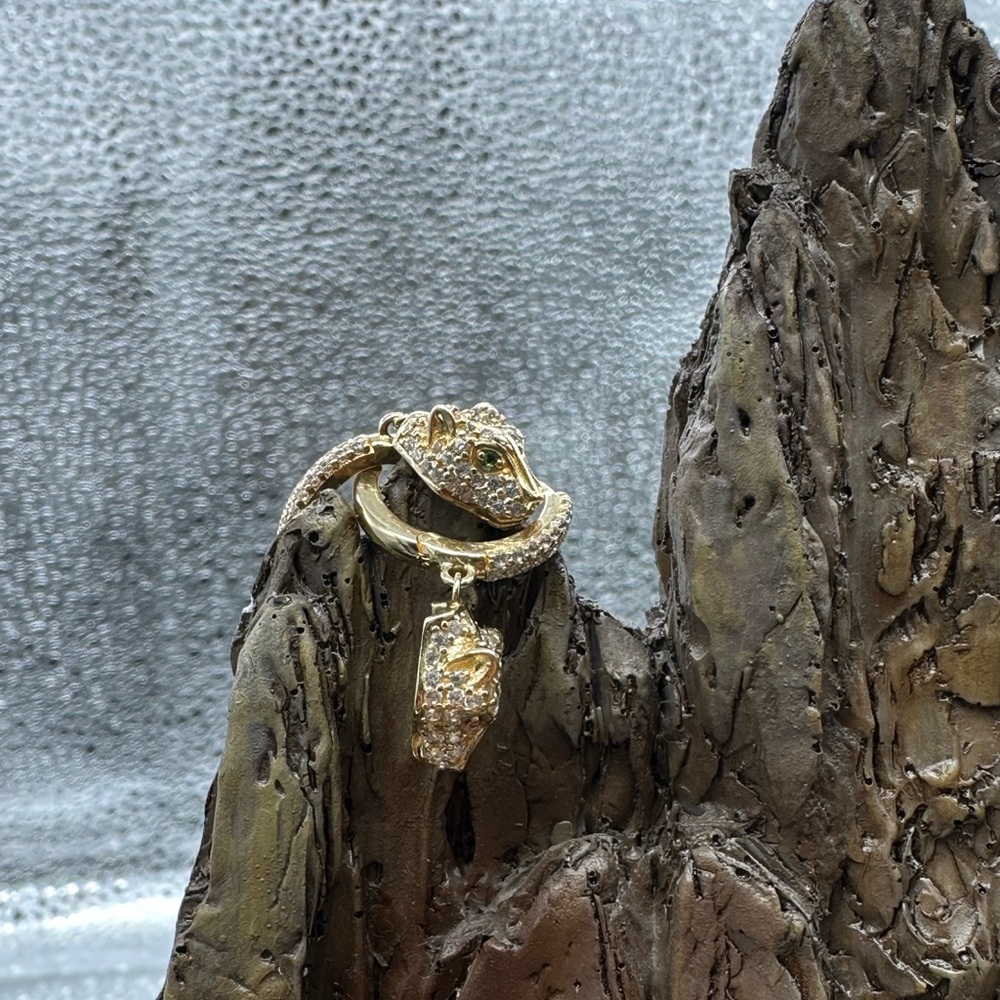 14k yellow gold Cougar earrings w/zirconium - Picture 4 of 4